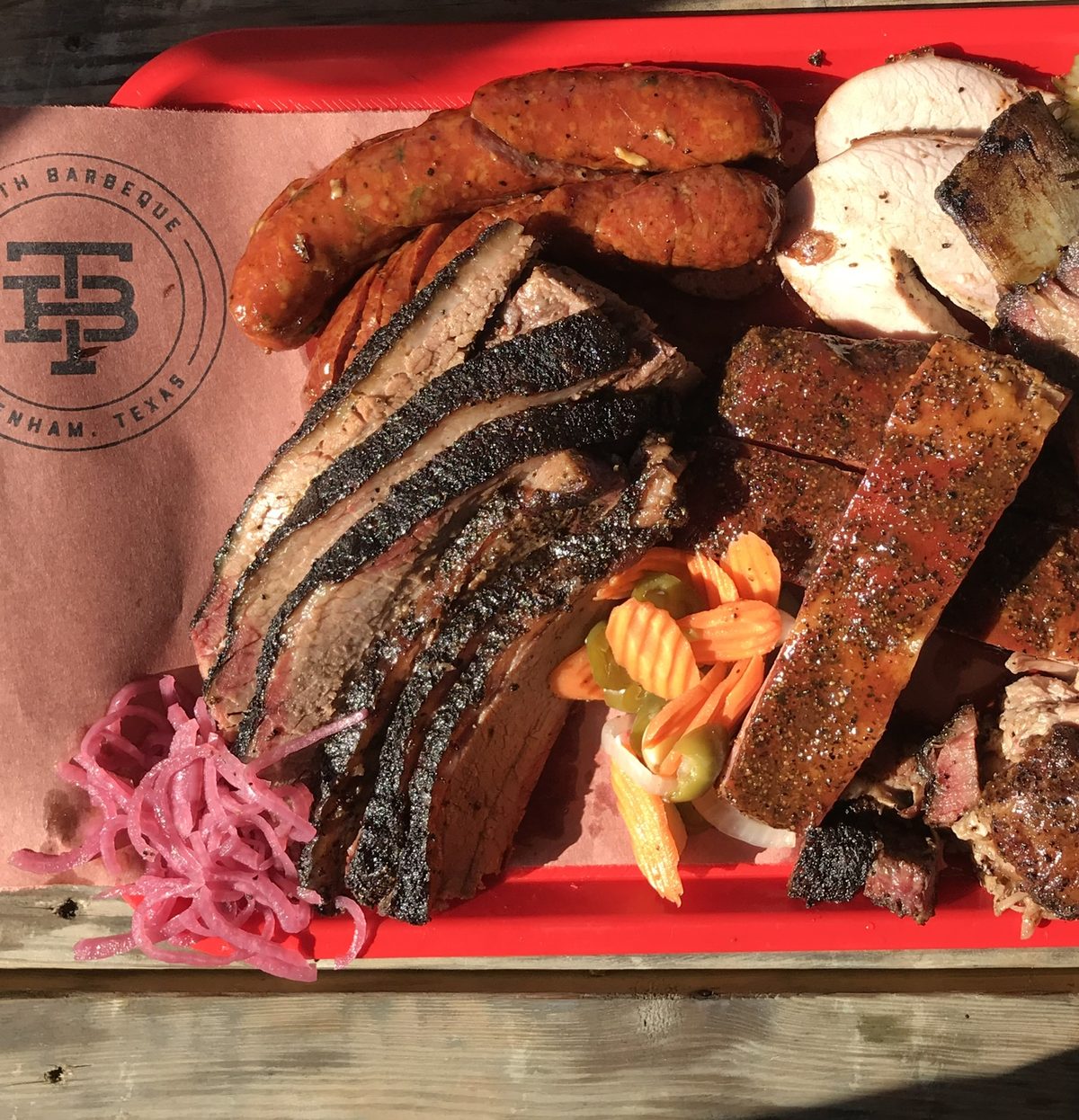 Barbecue tray with sides